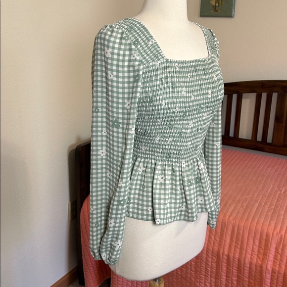 Altar’d State Green White Gingham Floral Smocked Women's Top size Small - Picture 4 of 14